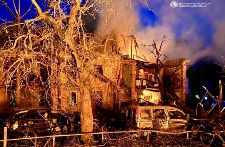 Наслідки атаки РФ на Дніпро: чотири жертви і руїни