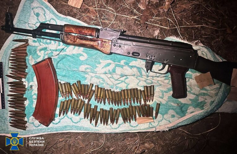 Правоохоронці затримали ще 11 продавців “трофейної” зброї в Україні