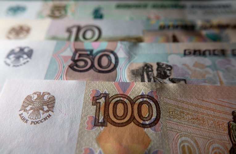 Російські ІТ-гіганти загрузли у боргах на 2 трлн рублів