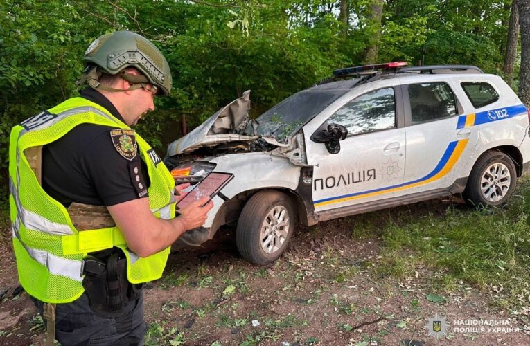 Російський дрон цілеспрямовано атакував авто поліції на Харківщині