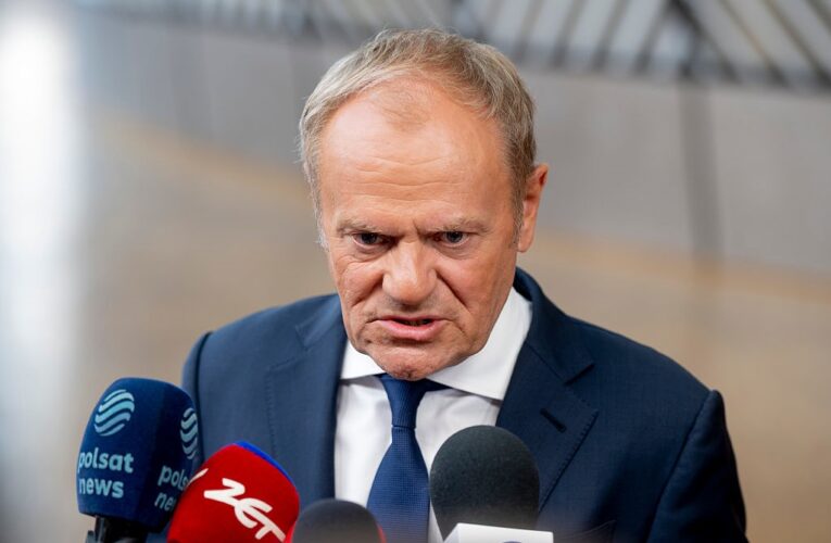 Туск: Польща вимагає місця за столом переговорів з РФ