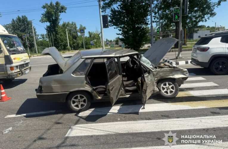 У ДТП в Харкові постраждали шестеро людей, серед них троє дітей