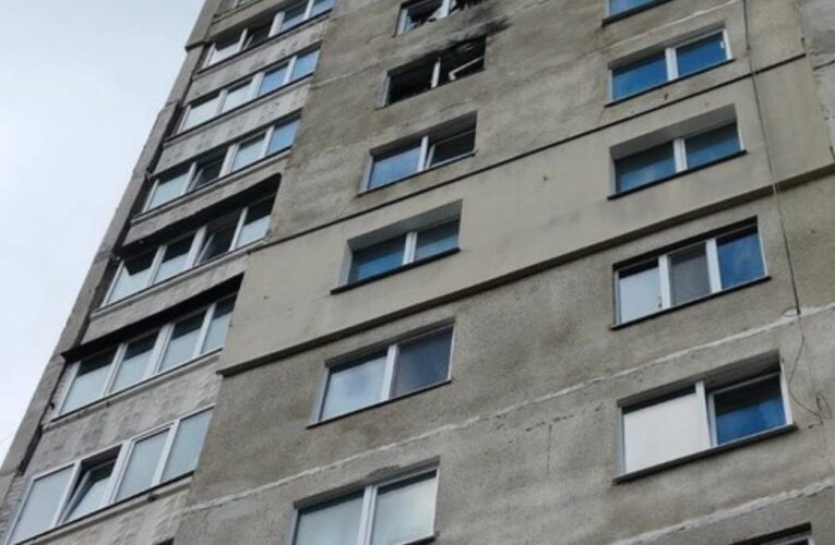 У Харкові дрон РФ вдарив по багатоповерхівці