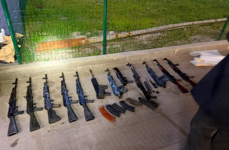 У Кропивницькому поліцейський з братом торгували зброєю і мали паспорти РФ