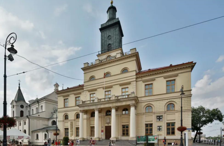 У Любліні зняли прапор України з ратуші через рішення Зеленського