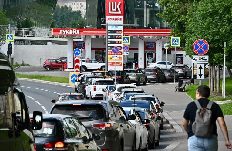 У Путіна підтвердили переговори щодо імпорту бензину