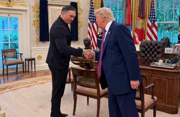 Усик зустрівся з Трампом у Білому домі