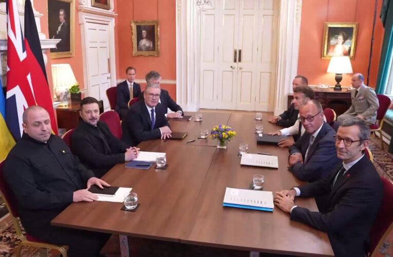Зеленський розповів, про що говорив зі Стармером, Макроном та Мерцем