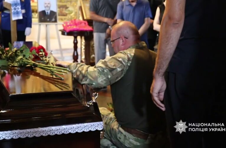 У Києві попрощалися з вибухотехніками, які загинули під час виконання службового завдання