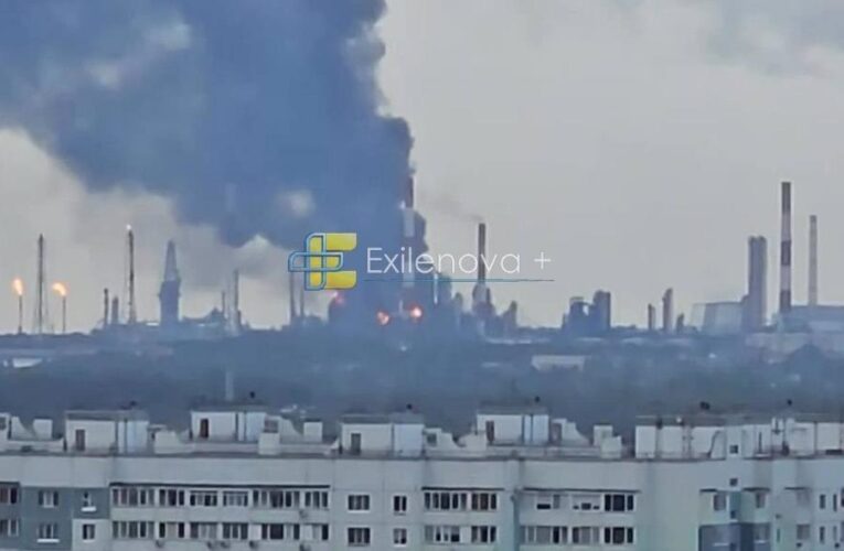 Атака дронів. Горить найбільший НПЗ в Росії