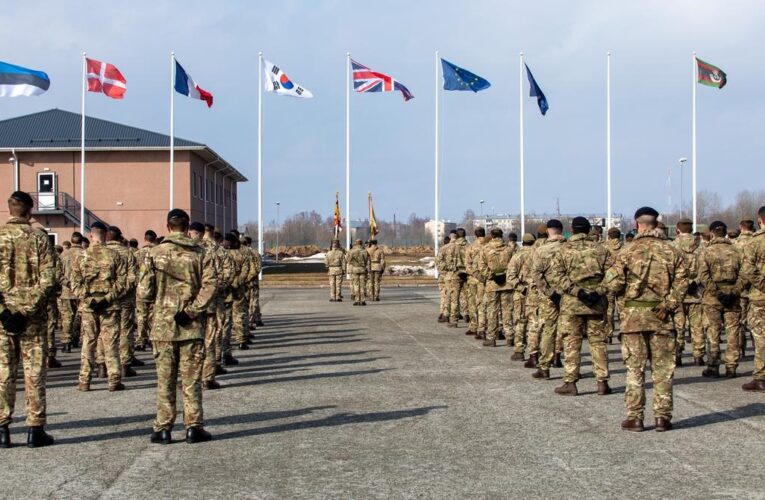 Британія посилить військовий контингент у сусідній з РФ країні