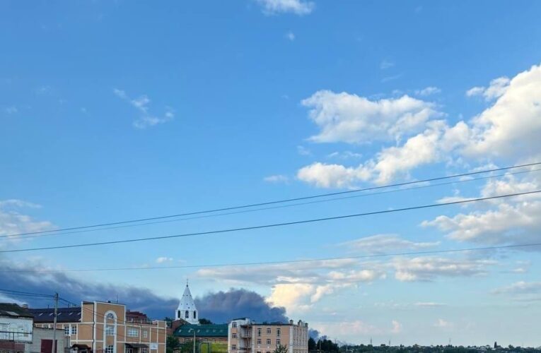 Дрони атакували Сизрань в РФ: палає НПЗ