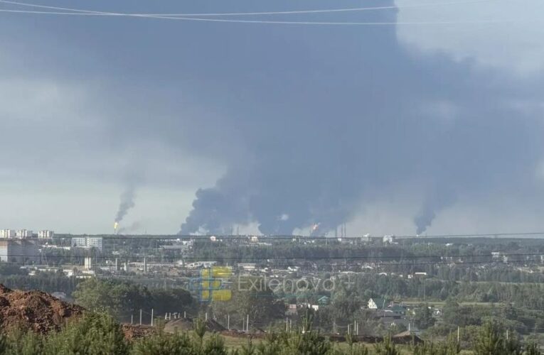 Генштаб підтвердив ураження НПЗ і аеродрому в РФ