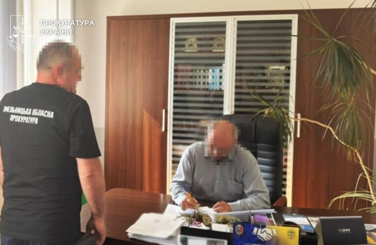 Голова сільради отримав сім років тюрми за розтрату грошей для школи