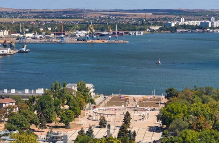 Керч повністю знеструмлено: окупанти звинувачують ЗСУ