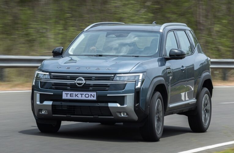 Nissan представила кросовер на базі Renault Duster