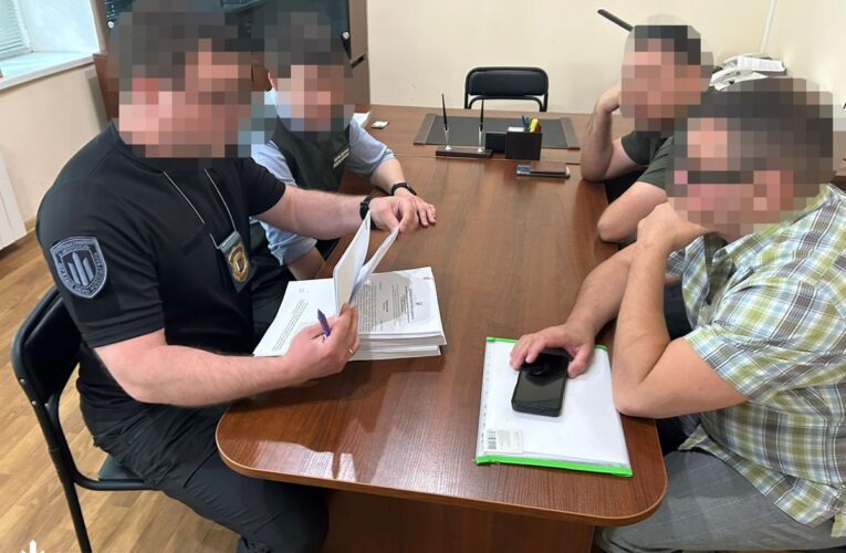 Підполковник допоміг співмешканці отримати 1,3 млн “бойових”