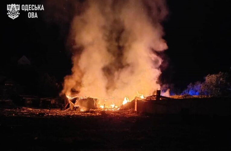 РФ масовано атакували Одещину, є постраждалі
