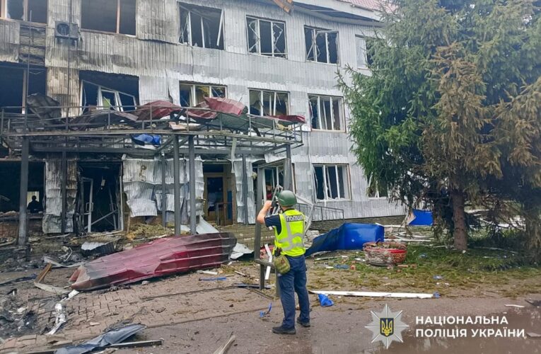 РФ обстріляла Сумщину КАБами, дронами та артилерією: є поранена