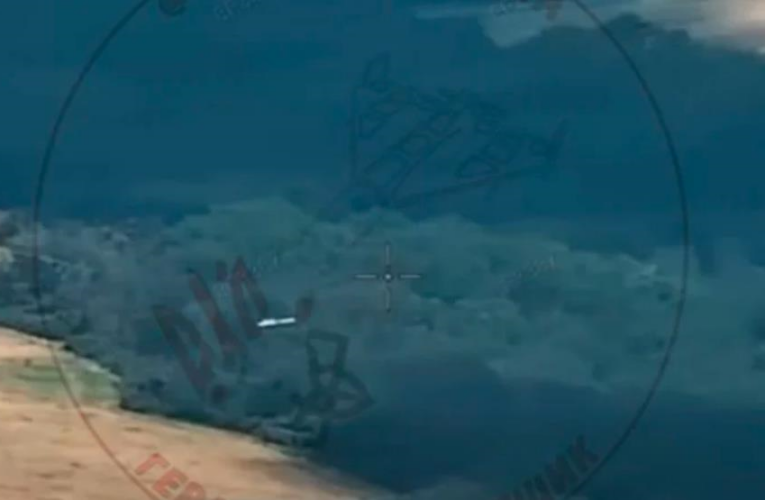 Росія випробовує новий дрон-“невидимку” на оптоволокні – “Флеш”