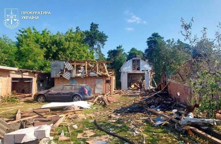 Росіяни вбили дроном дитину і трьох дорослих на Сумщині