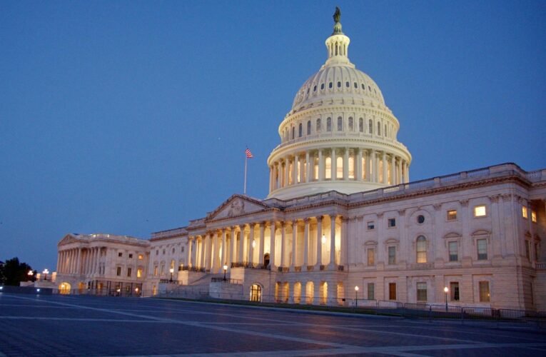 Сенат США просунув розгляд проєкту закона про підтримку України