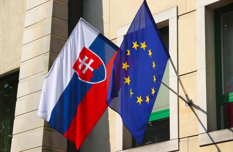 Словаччина обмежила видачу віз росіянам