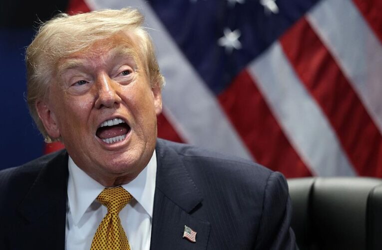 Трамп заявив, що США контролюватимуть Ормуз