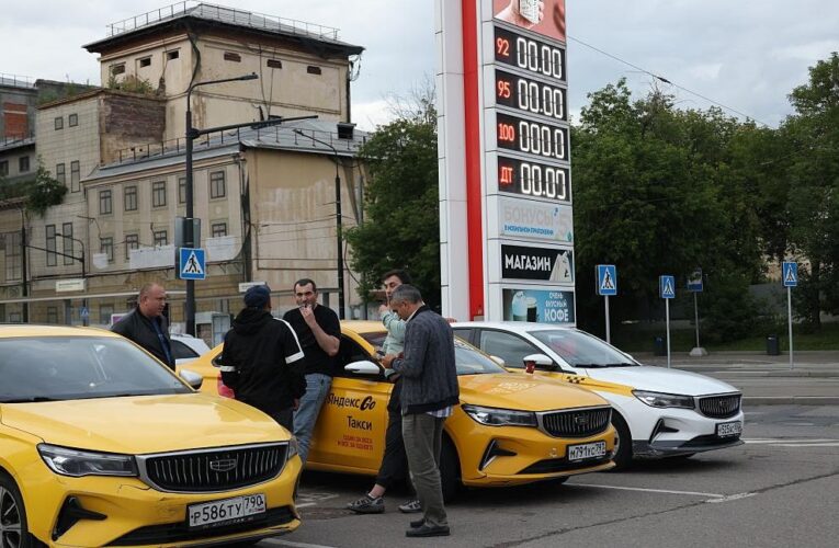 Ціни на бензин у Росії подолали психологічний рубіж