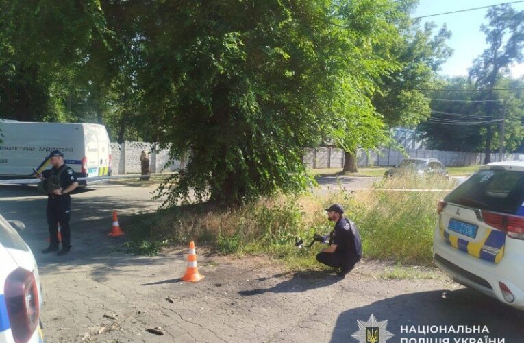 У Кам&rsquo;янському чоловік кинув гранату у групу ТЦК, є поранені