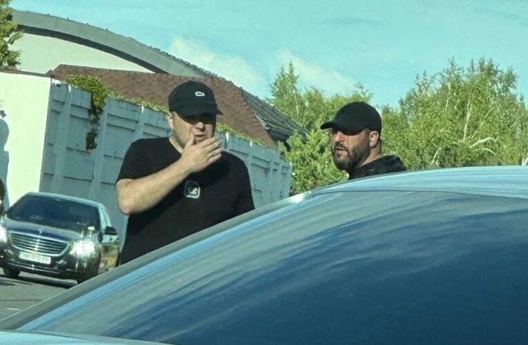 У Києві напали на знімальну групу: журналістів облили зеленкою