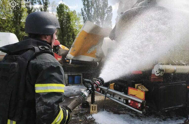 У Запоріжжі дрон влучив у підприємство, є поранені