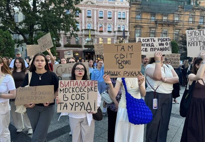 Українці п’ятий день вимагають повернути Федорова