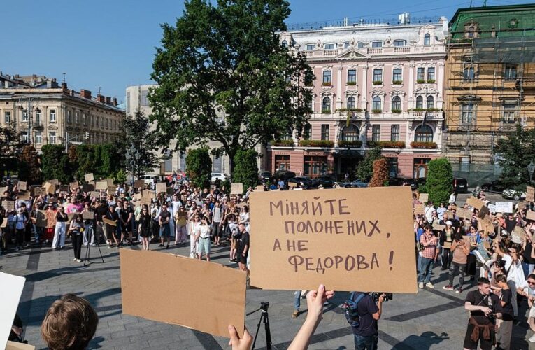 Відставка Федорова: президент зреагував на протест