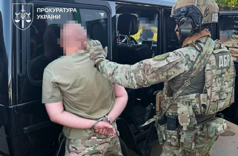 Військові організували збут зброї на Харківщині
