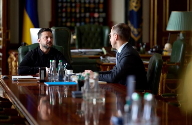 Зеленський обговорив з Корецьким перші кроки уряду
