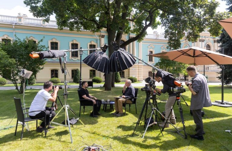 Зеленський повідомив про “дуже хорошу” розмову з прем’єром Британії