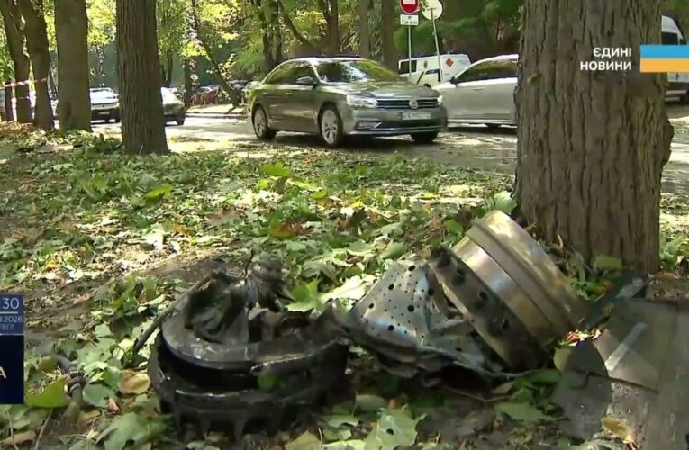 Робота ППО у столиці: уламки дрона біля стадіону Динамо