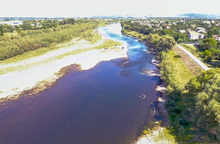 Дністер стрімко міліє: через посуху Україна обмежила водокористування