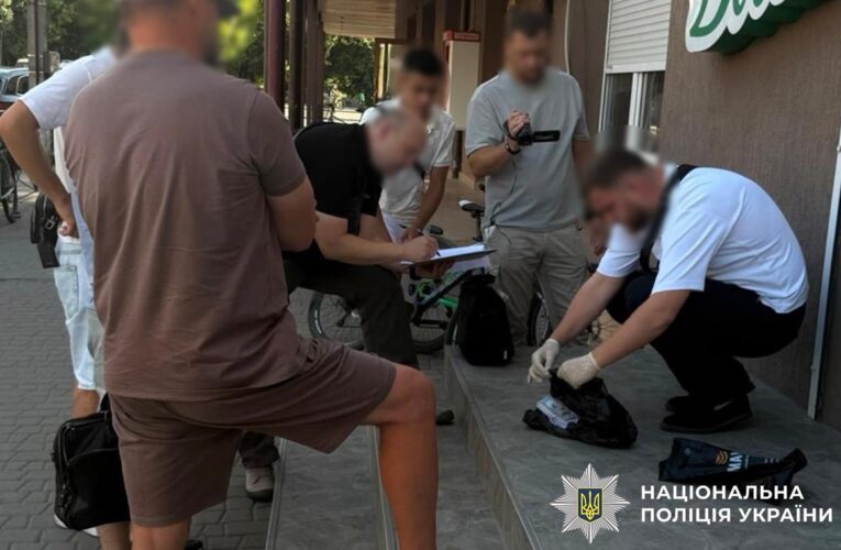 На Буковині чоловіка змушували віддати $50 тисяч вигаданого боргу