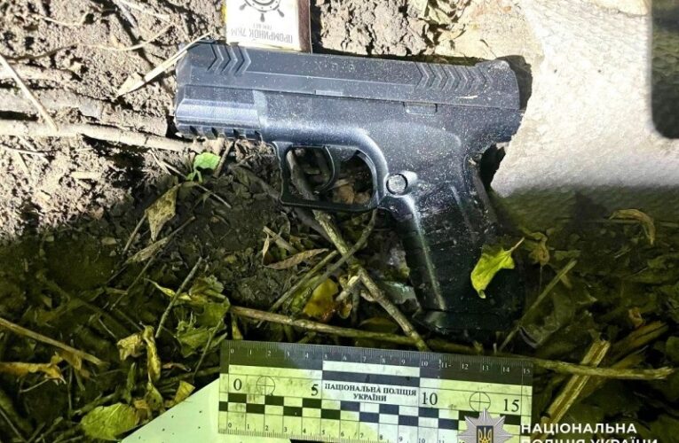На Миколаївщині підліток влучив дівчині в око з пневматичної зброї
