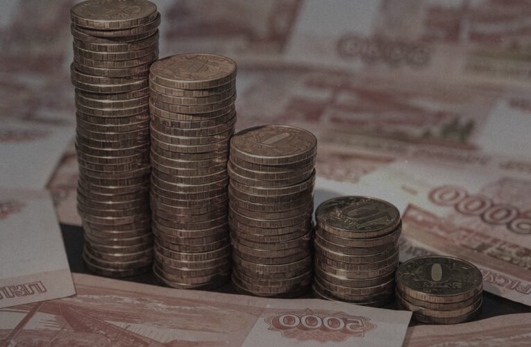 Нафта вже не рятує: бюджет РФ пішов у мінус