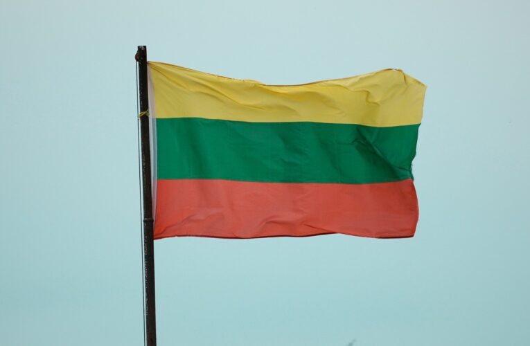 Пошкоджене посольство у Києві: Литва заявила про право на компенсацію