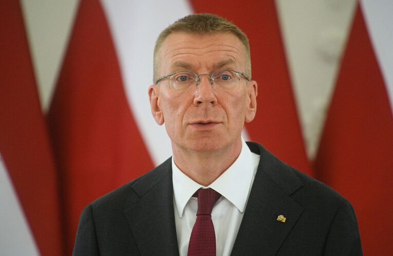 Росія веде гібридну війну в Європі – президент Латвії