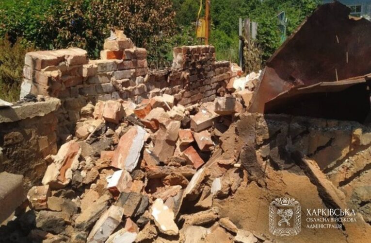 Росіяни вдарили КАБами по Ізюму: постраждали четверо жінок