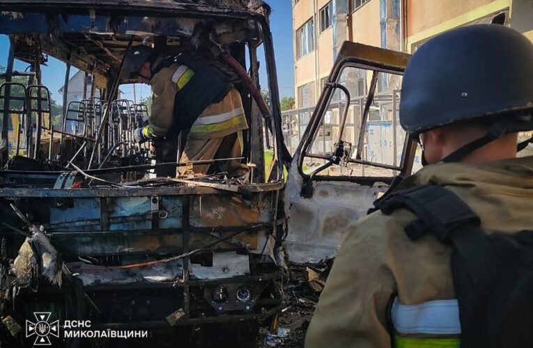 Росіяни вдарили по ліцею в Миколаєві