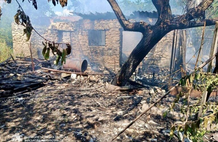 Росіяни вдарили по Нікополю, є загиблий