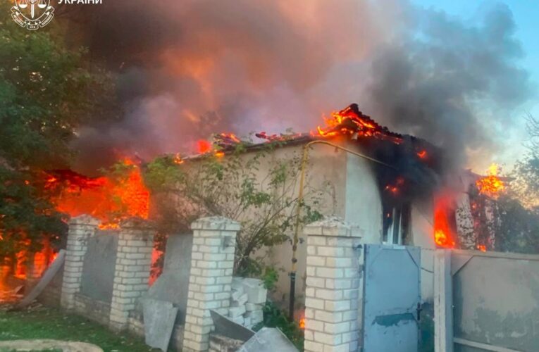 Росіяни вдарили по селу на Харківщині, п’ятеро постраждалих