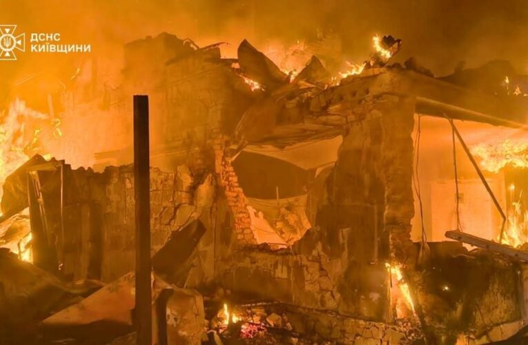 У ДСНС повідомили нові деталі атаки РФ на Київщину