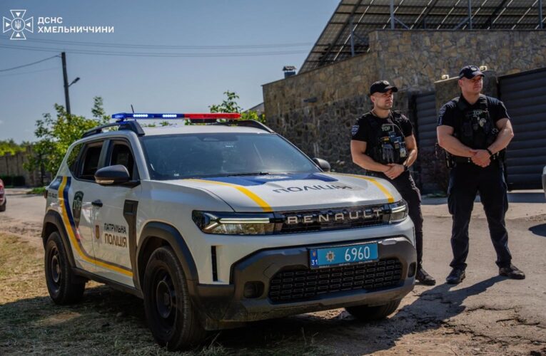 У Києві 17-річний хлопець порізав ножем поліцейського